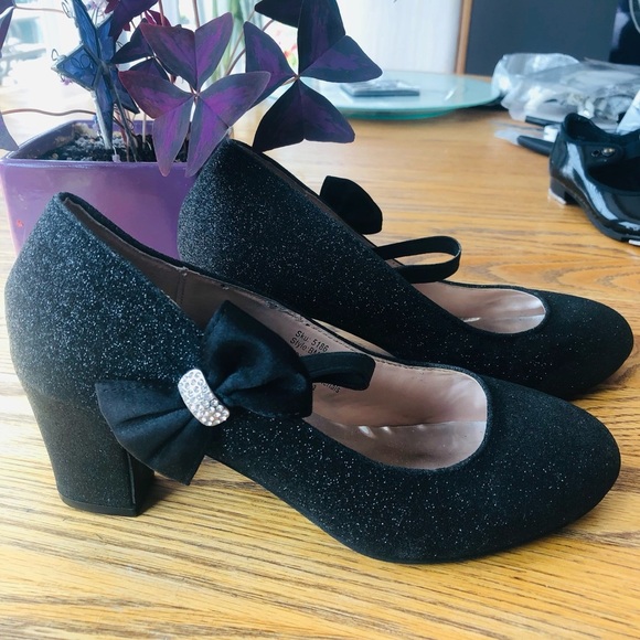 Badgley Mischka Size 4 Girls Janelle Pump Black Glitter Block Heels Rhinestones - Picture 3 of 11